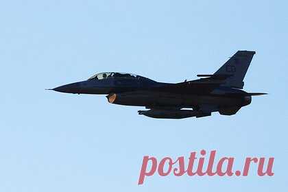 Пентагон оценил возможность F-16 изменить ситуацию на поле боя для ВСУ. Министр ВВС США Фрэнк Кендалл оценил поставки западными государствами Вооруженным силам Украины (ВСУ) истребителей F-16. «Считаю, что это будет важным приращением к потенциалу [Украины]. Я бы не сказал, что в корне меняющим ситуацию фактором как таковым», — заявил представитель Пентагона.
