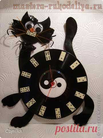 Мастер-класс: Часы из пластинки Кошка-доминошка