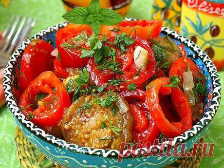 ВКУСНЫЕ ОСТРЕНЬКИЕ ЗАКУСКИ 
1) Маринованные фаршированные перцы
 2) Солёные Зеленые помидоры
 3) Маринованные шампиньоны быстрого приготовления 
4) Малосольные помидоры в пакете 
5) Квашеные баклажаны с морковью 6) Баклажаны по-армянски


1 Маринованные фаршированные перцы

Потрясающая закуска! Маринованные сочные и мясистые перцы, фаршированные пикантными баклажанами с зеленью, получаются невероятно вкусными и очень эффектно смотрятся на столе. Настоятельно рекомендую поп...
