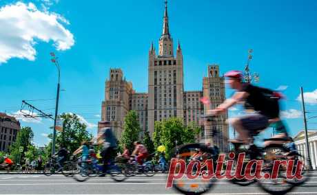 В Москве 14 сентября перекроют ряд улиц из-за велопарада. Движение на некоторых улицах Москвы в эту субботу, 14 сентября, будет временно перекрыто в связи с проведением Московского осеннего велофестиваля и велогонки «Cyclingrace: Москва», говорится на официальном сайте столичной мэрии.