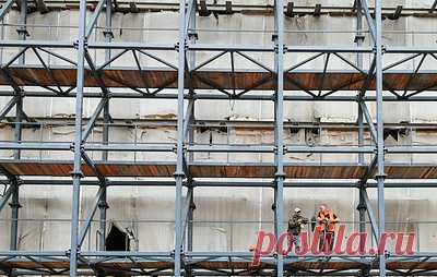 В Смоленской области реализуют более 100 проектов строительства и ремонта. Работы ведутся по 23 федеральным и региональным программам