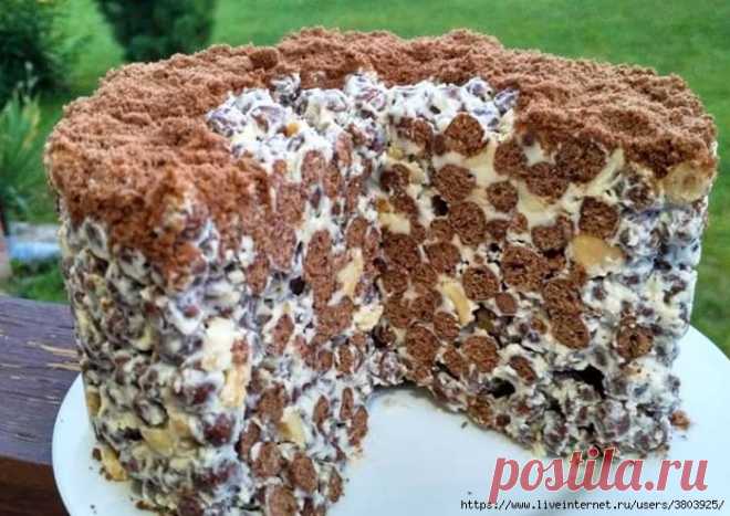 Хулиганский хрустящий торт «Муравейник» без выпечки: простой и вкусный рецепт за 5 минут