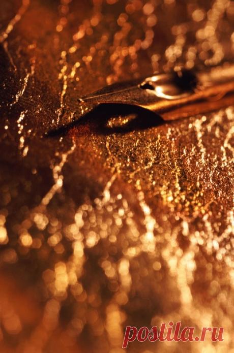 ЗОЛОТО, АХ ЗОЛОТО!
Золота много не бывает.
Вашему вниманию золотые фоны. А куда такие можно применить? Вам они нравятся?

#Фирдаус_Батдалова
#имитациякамней #декупаж #шкатулки_из_камней