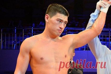 Боксер Бивол защитил титул чемпиона мира по версии WBA. Российский боксер Дмитрий Бивол защитил титул чемпиона мира по версии Всемирной боксерской ассоциации (WBA) в полутяжелом весе. Спортсмен одержал победу над британцем Линдоном Артуром судейским решением. Поединок продлился все 12 раундов и прошел в рамках боксерского вечера в Эр-Рияде (Саудовская Аравия).