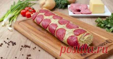 Рулет из картофельного пюре Открываю холодильник, там вчерашнее пюре, кусочек сыра и немного салями. «Не густо…» — подумала я, но как хозяйка, которая ценит в еде не только содержание, но и форму, я решила превратить это обыденн…