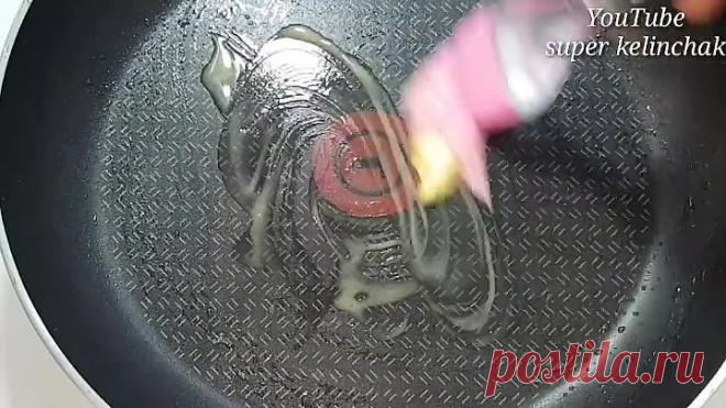 Не успела поставить на стол тут же смели