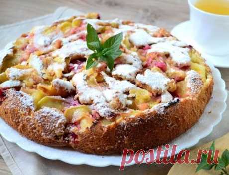 Очень пышная шарлотка с вишней и яблоками 

Просто и очень вкусно! Поделись рецептом с друзьями.

Ингредиенты:

Яйца — 7 шт.
Мука — 7 ст. л.
Сахар — 7 ст. л.
Ванильный сахар — 0,5 ч. л.
Яблоки — 3 шт.
Вишня — 1 стак.

Приготовление:

1. Яблоки порежьте мелкими дольками, сложите в миску и сбрызните лимонным соком. Вишню промойте, удалите косточки. По желанию вишню можно пересыпать сахаром.
2. Займитесь приготовлением теста. Белки отделите от желтков и поместите в отдельные чистые и обязател