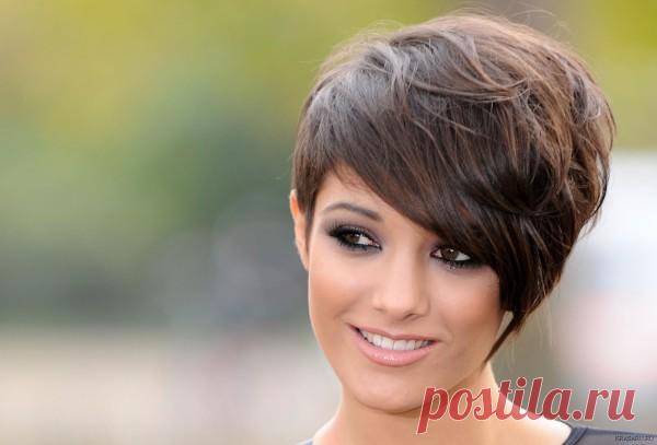Стрижки на прямые волосы (45 фото) средней длины, длинные и короткие без челки 2014 года: видео-инструкция как сделать своими руками, фото и цена