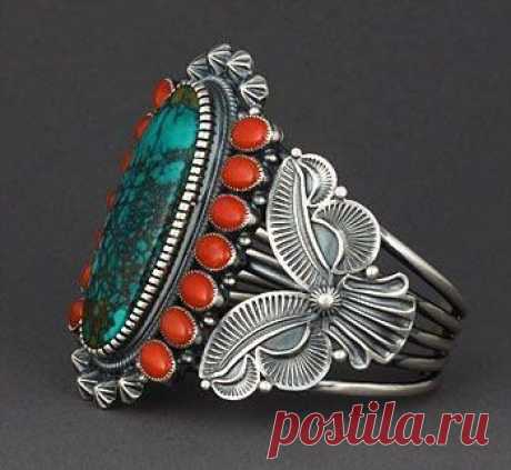 Кольцо. Женское кольцо. Шаттукит. Красный коралл. Серебро.