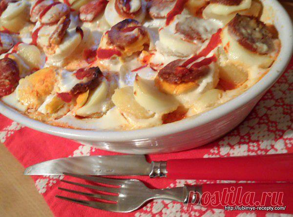 Rakott krumpli — Рокотт крумпли или картофель, запечёный слоями с колбасками и яйцами в сметане. | Любимые рецепты