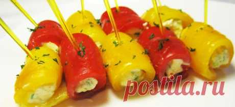 ​Рулетики из печеного перца с сырным кремом