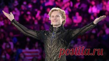 Когда нет своего Малинина: неразбериха в женском финале Гран-при должна помочь Петросян на Олимпийских играх. Финал Гран-при по фигурному катанию в Нагое завершился двумя совершенно непохожими финалами. Илья Малинин исполнил семь четверных прыжков и установил новый мировой рекорд в произвольной программе, благодаря чему опередил ближайшего конкурента Даниэля Грассля аж на 43,52 балла. А вот Алиса Лью умудрилась отпраздновать итоговую победу, дважды оставшись за спинами соперниц: в пятницу…