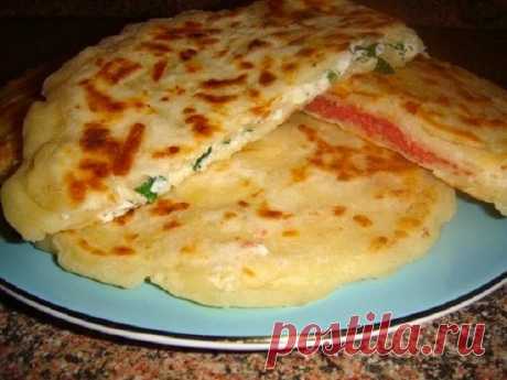 Самые вкусные рецепты: Сырные лепешки с начинкой
