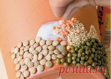 Мозаика своими руками : Украсим цветочный горшок мозаикой из семян.