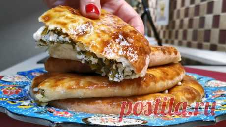 Готовлю лепешки с начинкой как Хачапури, но не вымешивая тесто руками (рецепт с творогом и зеленью) | Розовый баклажан | Яндекс Дзен