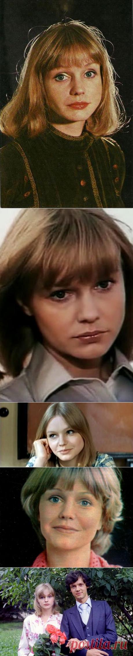 ШИМАНСКАЯ
Марина Мечиславовна    Супруги переехали в Испанию, но связи с Россией не теряли. Альгис Арлаускас поставил ряд документальных фильмов, рассказывающих о судьбе испанцев переехавших в годы войны в Советский Союз. А Марина Шиманская тем временем, выучив испанский язык, стала преподавать актерское мастерство.