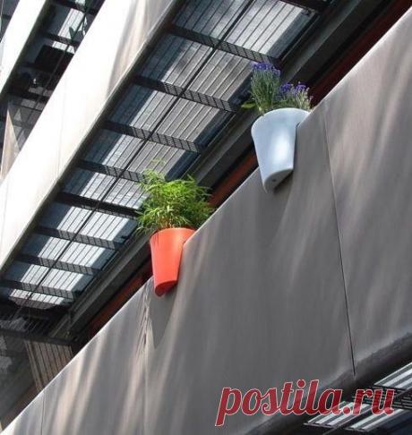 У такого горшка есть весьма существенное преимущество – он точно не упадёт на голову прохожему.