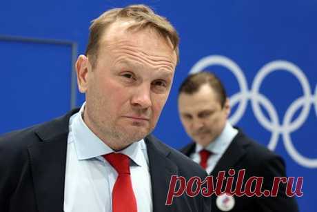 Четверо россиян стали кандидатами на включение в Зал хоккейной славы. Четверо россиян стали кандидатами на включение в Зал хоккейной славы. В список вошли Сергей Гончар, Александр Мальцев, Борис Михайлов и Александр Могильный. Чтобы попасть в Зал славы, каждому кандидату будет необходимо набрать более 75 процентов голосов отборочной комиссии.