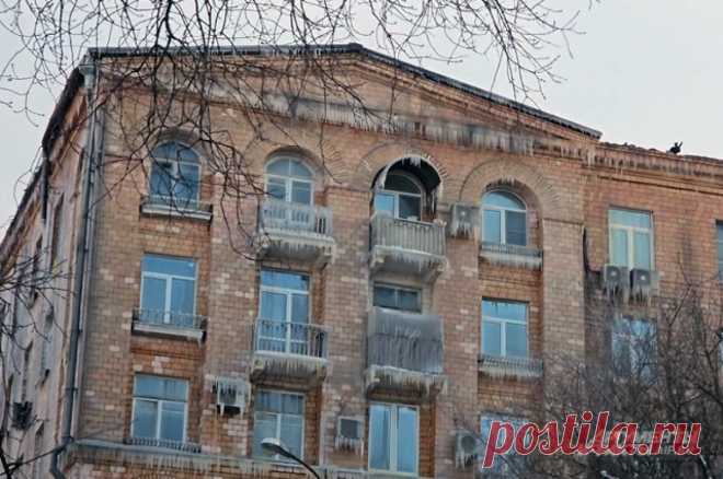 От Нагибина до Донцовой. В доме, горевшем в Москве, живут знаменитости. В разные годы в доме получала квартиры вся творческая интеллигенция столицы.