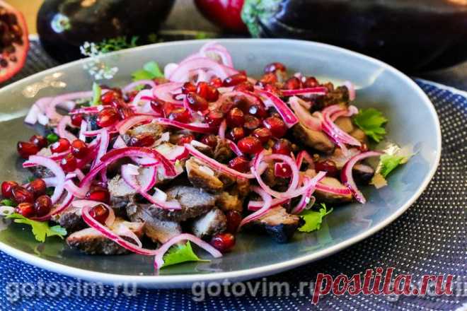 Салат из баранины с маринованным луком и гранатом. Рецепт с фото Рецепт теплого салата из жареной говядины с маринованным луком и гранатом можно подавать как основное блюдо. Никакого соуса к этому мясному салату не требуется. Мясо и так достаточно сочное.


