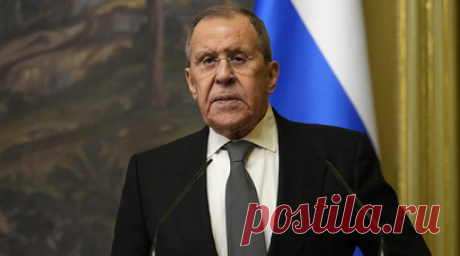 Лавров посоветовал Западу не пугать Россию и чаще читать Черчилля. Россию не следует пугать ядерным оружием, а тем, кто это делает, нужно чаще читать Уинстона Черчилля, заявил глава МИД Сергей Лавров на пресс-конференции. Читать далее