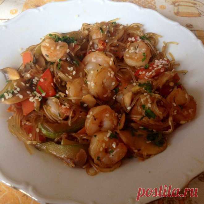 Рецепт фунчозы с креветками и овощами