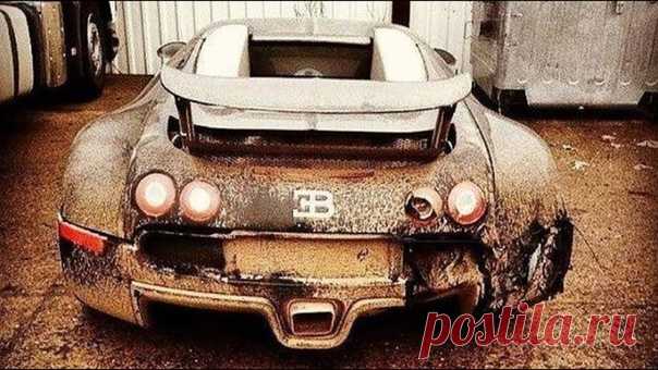 Заброшенный Bugatti Veyron в Дубае