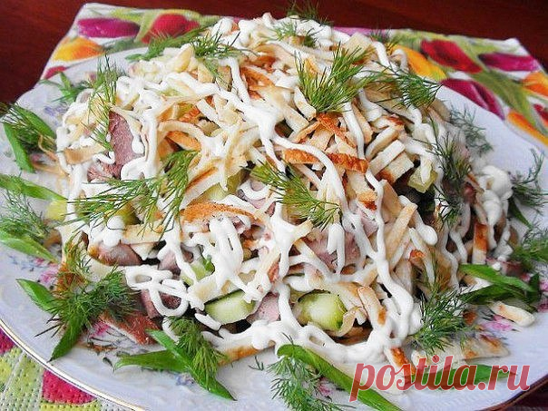 Оригинальный и вкусный салат «ЛОРД» — гости оценили 

Объедение!




Ингредиенты: 
отварное мясо — 250 гр.яйцо — 2 шт.огурец свежий — 1 шт.лук — 1-2 шт.молоко — 2 ст. л.мука — 1 ст.л.майонеззеленьсоль по вкусумасло растительное
Приготовление: 

Нарезае…