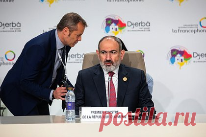 Пашинян высказался о присоединении Армении к Союзному государству. Премьер-министр Армении Никол Пашинян высказался о присоединении страны к Союзному государству, заявив, что Ереван не получал подобного предложения. Об этом он заявил на пресс-конференции. Политик подчеркнул, что для республики абсолютными ценностями являются суверенитет, независимость и государственность.