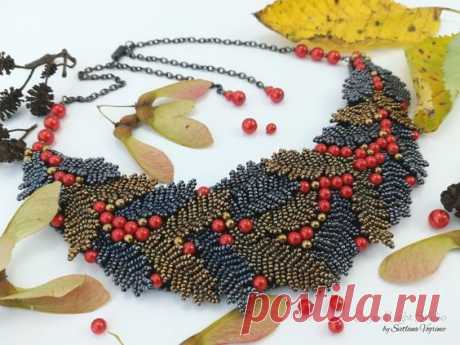 Leaf embroidery necklace Bronze bead embroidery necklace | Etsy