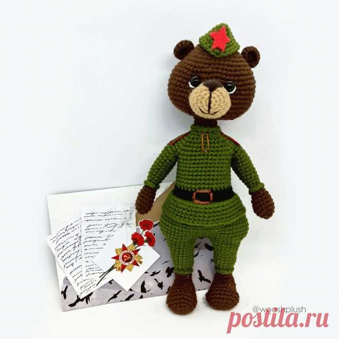 PDF Рядовой Мишуткин крючком. FREE crochet pattern; Аmigurumi animal patterns. Амигуруми схемы и описания на русском. Вязаные игрушки и поделки своими руками #amimore - медведь к 9 мая, медвежонок к 23 февраля, мишка в форма солдата.