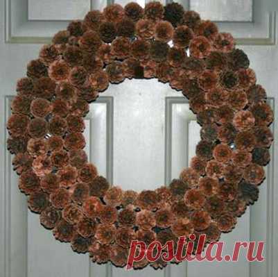 Новогодний декор из шишек