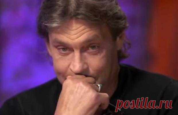 Дом в котором живет Александр Домогаров: фото кухни и комнат актер опубликовал в Сети