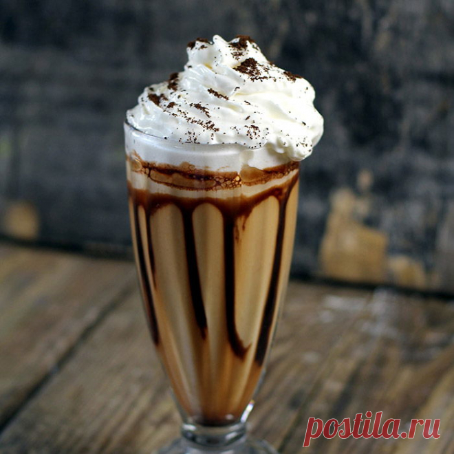 ФРАППУЧИНО.  Фраппучи́но (англ. frappuccino) — холодный кофейный напиток, продающийся в мировой сети кофеен Starbucks. Название «фраппучино» получено путём сложения слов «фраппе» (французский термин, означающий густой молочный коктейль с мороженым) и «капучино»[1].
