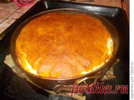 Простой и очень вкусный пирог с творогом (такой пирог можно печь и с вареньем)