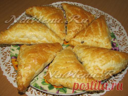 Дрожжевые слойки с грибами и яйцом