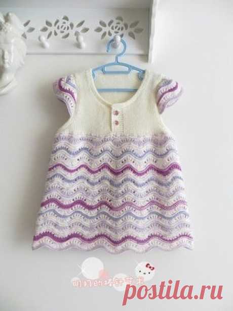 Детское платье спицами