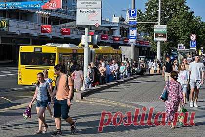 В Белоруссии ликвидировали большинство политических партий. В Белоруссии только 4 из 15 политических партий смогли пройти процедуру перерегистрации, а все остальные ликвидированы. Официально продолжат свою работу Коммунистическая партия Белоруссии, Либерально-демократическая партия Белоруссии, Республиканская партия труда и справедливости, а также партия «Белая Русь».