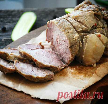 Простые блюда "Мясо в рукаве с зеленью и чесноком" - Вкусно с Любовью - Медиаплатформа МирТесен Танцы от плиты и до компа !! Требуется: 700-800 г желательно лопатку, мясо не должно быть парным или замороженным ,-1 ст.л. жидкого меда,зелень , 3–4 зубчика чеснока соль, перец – по вкусу. Как готовить: 1. Мясо тщательно промыть и обсушить при помощи бумажных полотенец. Нафаршировать свинину - 1 января - 43041101893 - Медиаплатформа МирТесен