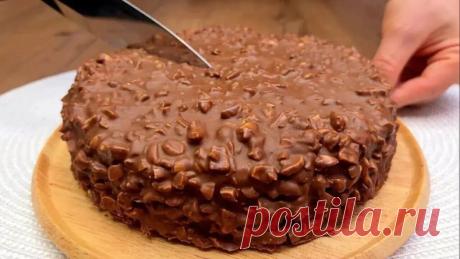 Невероятно вкусный и быстрый шоколадный торт!
Самый вкусный и сочный тортик к чаю или кофе. Вкусный и простой шоколадный десерт, который сможет приготовить каждый. 
Он всегда будет приносить радость мне и моим близким. 
Простой рецепт. 

Ингредиенты

Для бисквита:
4 яйца
Щепотка соли
1 чайная ложка ванильного сахара
70 г сахара
100 г муки
30 г какао
20 г кукурузного крахмала

Для шоколадного крема:
40 г сахара
30 г какао
20 г кукурузного крахмала
350 мл молока
80 г тёмного...