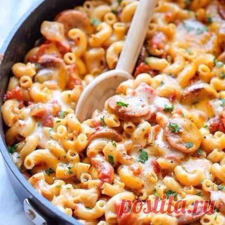 Макароны с колбасой
Простой рецепт вкуснейших макарон, вареных с поджаренной колбасой, помидорами в молоке и курином бульоне.

Ингредиенты:
220 гр. макароны
Показать полностью...