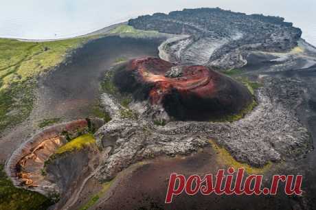 Остров Атласова, запечатлённый Александром Кукриновым: nat-geo.ru/community/user/169085