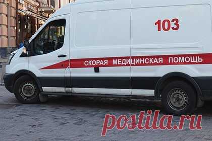 Зарезавший сотрудника скорой помощи россиянин предстанет перед судом. В Свердловской области предстанет перед судом обвиняемый в жестоком преступлении в отношении медицинского работника россиянин. 25 апреля бригада скорой медицинской помощи прибыла в один из домов города Березовский для оказания помощи женщине. Но ее муж напал с ножом на фельдшера.