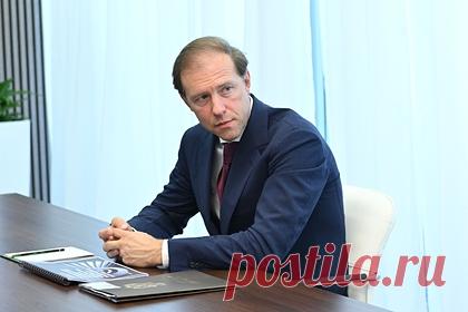 Из главной кубышки России выделят деньги на самолеты. Из Фонда национального благосостояния (ФНБ), который называют главной кубышкой России, в ближайшие три года выделят более 200 миллиардов рублей на авансирование закупок и строительство новой авиационной техники. Соответствующее заявление главы министерства промышленности и торговли Дениса Мантурова передает ТАСС.