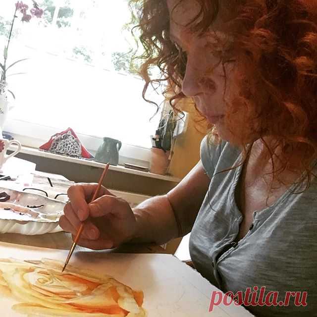 Working more on my yellow #rosepainting. Just #havingfun with it. 
#watercolor #happysunday#me#fineart #botanical #inspiration#beingcreative #creative#artistatwork #artwork#instaartist#painting#yellowrose
