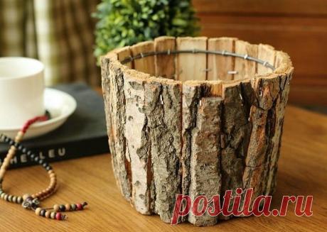Оригинальная идея из пластикового ведра и коры пня