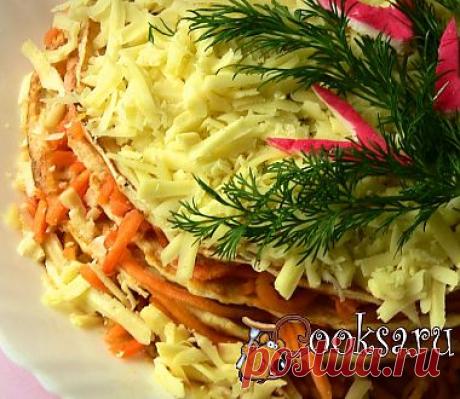 Закусочный торт из курицы с морковью