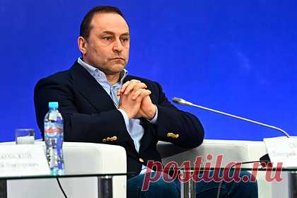 В Госдуме объяснили появление Крыма в составе Украины на логотипе Евро-2024. Депутат Госдумы Дмитрий Свищев высказался о том, что во время презентации логотипа чемпионата Европы-2024 Союз европейских футбольных ассоциаций (УЕФА) представил полуостров Крым частью Украины. «Из-за скандалов и истерик со стороны Украины УЕФА принял такую позицию», — объяснил Свищев.