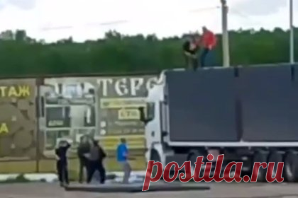 Россияне сбили часть атаковавших иркутский аэродром дронов ВСУ из охотничьих ружей
