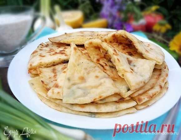 Хычины с картофелем, сыром и зеленью. Ингредиенты: молоко, мука, соль морская | Официальный сайт кулинарных рецептов Юлии Высоцкой